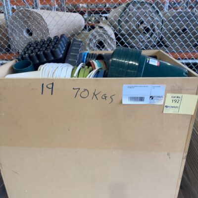 PALLET WITH ASSORTED PLASTIC PLANT POTS IN TIMBER BOX