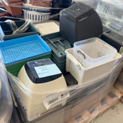 PALLET OF ASSORTED PLASTIC PLANT POTS & KITCHEN ITEMS, SOLD AS IS