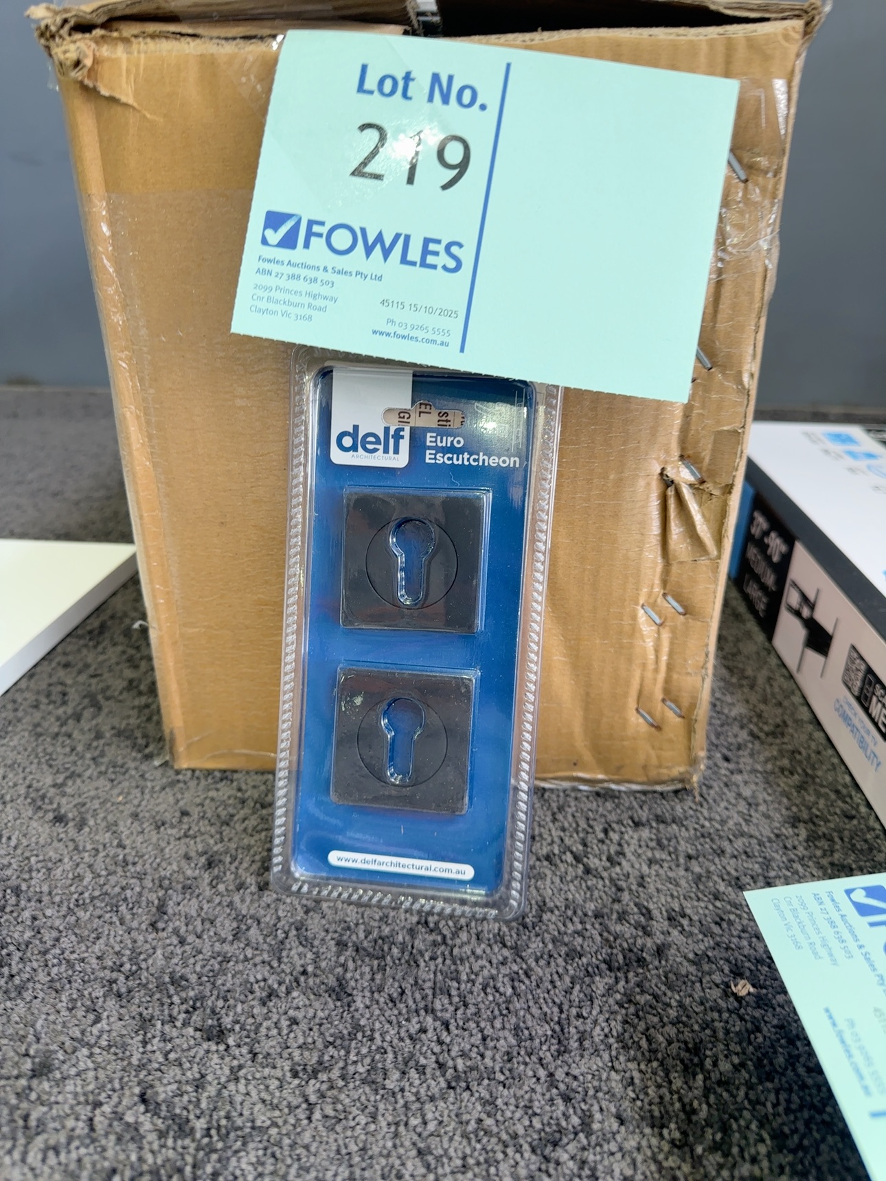 BOX OF EURO SQUARE ESCUTCHEON