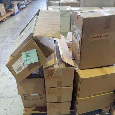 PALLET OF ASSORTED TAPWARE SOLD AS IS
