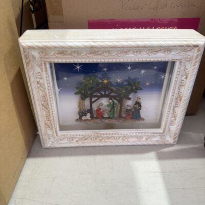 XMAS DECORATION - CREAM TIMBER XMAS FRAME, LIGHTS UP, WITH USB CORD
