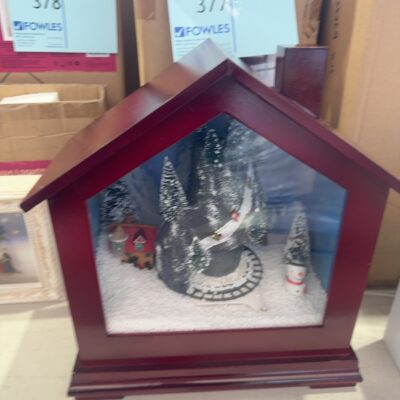 XMAS DECORATION - TIMBER XMAS DISPLAY BOX, LIGHTS UP WITH POWER CORD