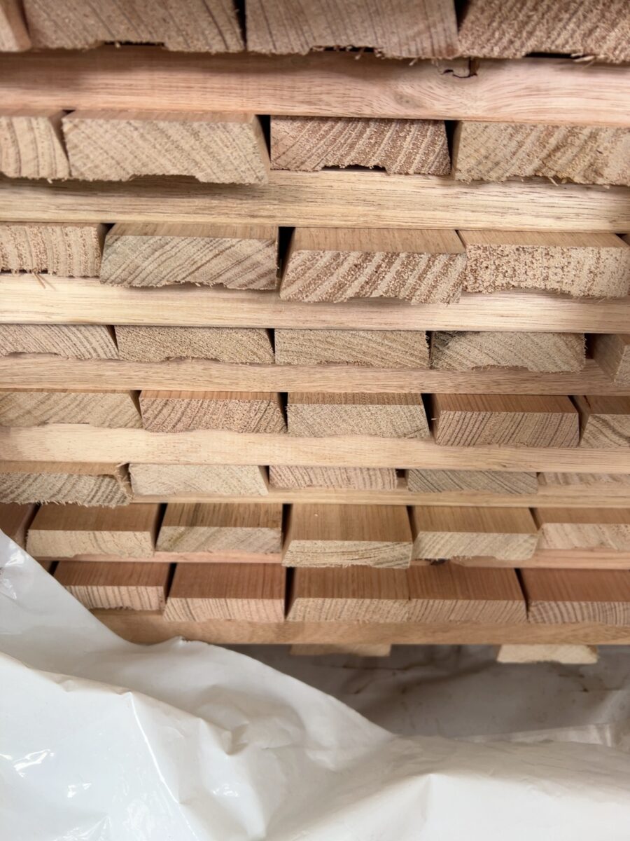 65X19 TAS OAK KD HARDWOOD SINGLE BEVEL ARCHITRAVE SHORTS
