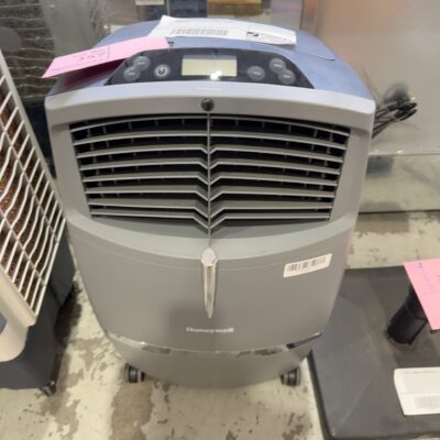 EX DISPLAY HONEYWELL CL30XC INDOOR PORTABLE EVAPORATIVE COOLER, RRP9, SOLD AS IS