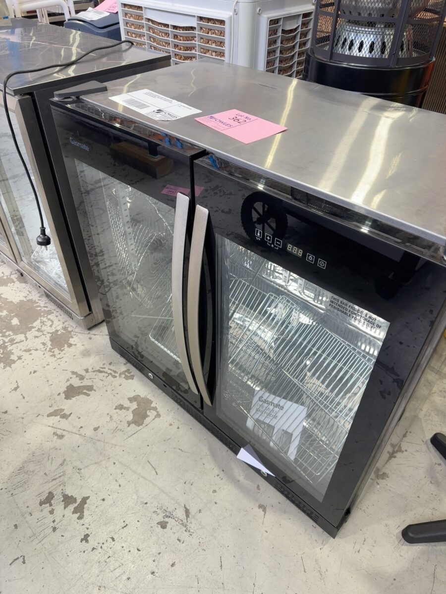 EX DISPLAY GASMATE 228LITRE OUTDOOR BEVERAGE FRIDGE, GMF229G RRP$2499 WITH 3 MONTH WARRANTY