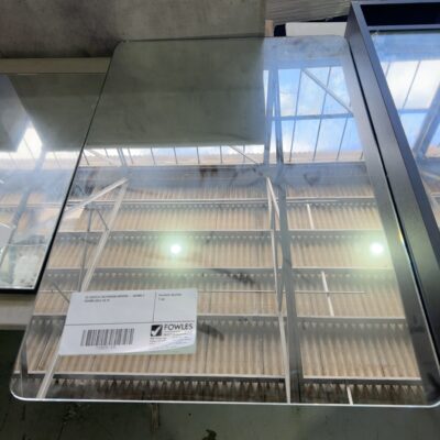 EX DISPLAY BATHROOM MIRROR - 600MM X 900MM SOLD AS IS