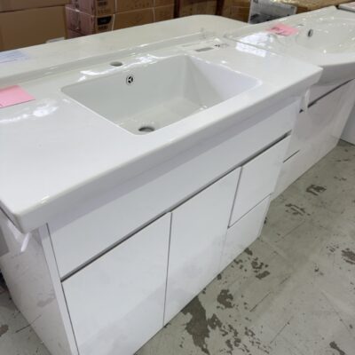 1000MM VANITY WITH FINGER PULL DOORS AND CERAMIC TOP