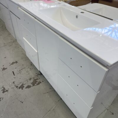 NEW 1200MM VANITY, WALL HUNG GLOSS FINGER PULL WITH CERAMIC TOP, SK7011-1200W & UV31-1200