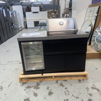 NEW CROSSRAY 2 BURNER BBQ MINI KITCHEN WITH SINGLE GLASS DOOR FRIDGE,  1385MM LONG WITH 2 BURNER LPG BBQ WITH HIGH INTENSITY CERAMIC BURNERS, WITH SINTERED STONE TOP RRP99 WITH 3 MONTH WARRANTY