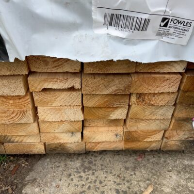 120X45 MGP10 PINE 72/5.4 (PACK IS WEATHERED AND MAY CONTAIN MOULD) SOLD AS IS