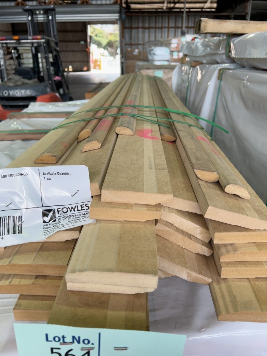 MIXED PACK OF ARCHITRAVE AND MOULDINGS