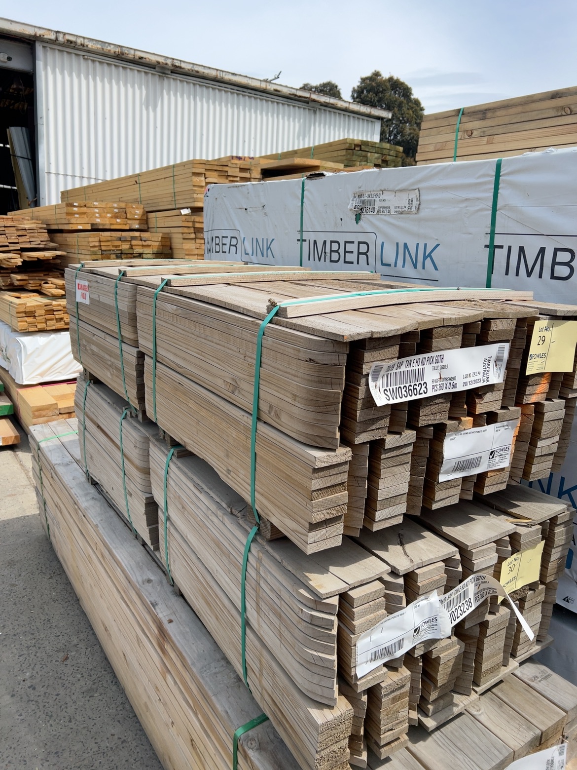 70X19 H3 T/PINE GOTHIC PICKETS 360/0.9