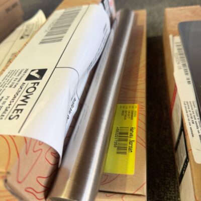 PHOENIX VIVID CURVED MATTE BLACK 180MM BATH SPOUT VS776MB