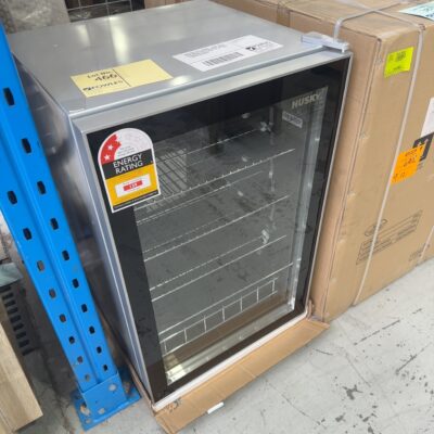 NEW HUSKY HUS-130CNSIL.1, SINGLE GLASS DOOR UNDER COUNTER BAR FRIDGE, DOUBLE GLAZED DOOR, SELF CLOSING, 
130 LITRE WITH 12 MONTH WARRANTY