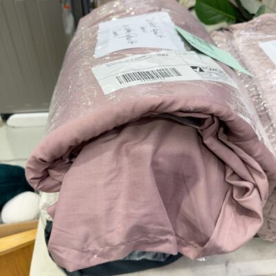 EX STAGING, LOT OF BEDDING - 2 X KING VELVET THROW, 1 DOUBLE COVER, SOLD AS IS