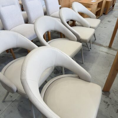 EX STAGING, LOT OF 5 X TAUPE LEATHER DINING CHAIRS, LOTS OF SCRATCHES & MARKS IN LEATHER, SOLD AS IS