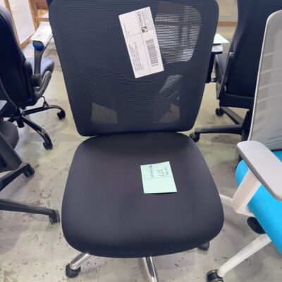 SAMPLE FURNITURE - BLACK ERGONOMIC HEAVY DUTY OFFICE CHAIR, MOULDED CONTOURED PADDED SEAT, FULLY ADJUSTABLE WEIGHT CAPACITY 160KG, RRP$299, O SAMPLE FURNITURE - BLACK ERGONOMIC HEAVY DUTY OFFICE CHAIR, MOULDED CONTOURED PADDED SEAT, FULLY ADJUSTABLE WEIGHT CAPACITY 160KG, RRP$299, O
