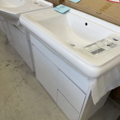 NEW 800MM VANITY IN HIGH GLOSS WHITE VANITY WITH CERAMIC TOP VPB800-111