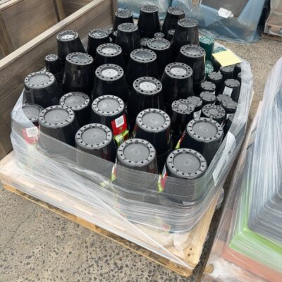 PALLET OF ASSORTED PLASTIC GARDEN POTS, SOLD AS IS PALLET OF ASSORTED PLASTIC GARDEN POTS, SOLD AS IS