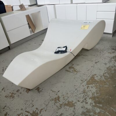 EX EVENT HIRE - WHITE ACRYLIC CURVED SUN LOUNGER, CAN LIGHT UP, SOLD AS IS
