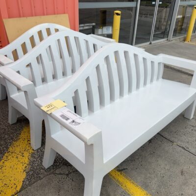 EX EVENT HIRE - GLOSS WHITE ACRYLIC GARDEN BENCH SEATS - SOME CRACKS SOLD AS IS