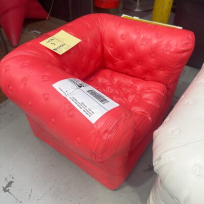 EX EVENT HIRE - NEW RED SMALL KIDS SIZE CHESTERFIELD STYLE BLOW UP ARMCHAIR, SOLD AS IS - WITH PUMP