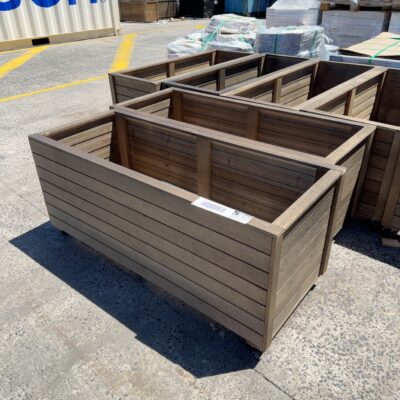 NEW HARDWOOD TIMBER PLANTER BOX CASTOR WHEELS NEW HARDWOOD TIMBER PLANTER BOX CASTOR WHEELS