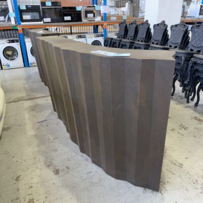 EX EVENT HIRE - CURVED BRONZE ACRYLIC RIBBED OUTDOOR BAR - APPROX 2200MM, SOME BOWING, SOLD AS IS