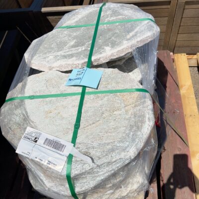 BEIGE MIX QUARTZITE STEPPING STONES, 400MM TO 500MM BEIGE MIX QUARTZITE STEPPING STONES, 400MM TO 500MM