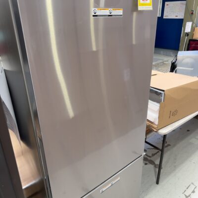 NEW FISHER & PAYKEL FRIDGE RF522BRGW6, S/STEEL FRIDGE WITH BOTTOM MOUNT FREEZER, 519 LITRE, SOLD AS IS NO WARRANTY