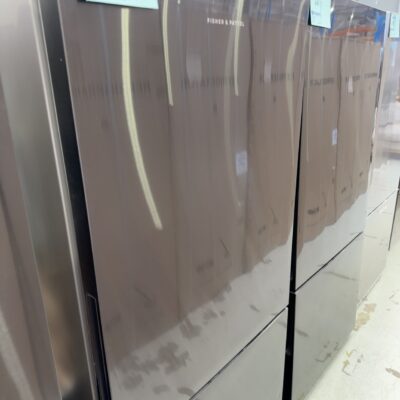 USED FISHER & PAYKEL RF522BRPB6 BLACK STAINELESS STEEL FRIDGE, BOTTOM MOUNT FREEZER, 494 LITRE,  SOLD AS IS NO WARRANTY