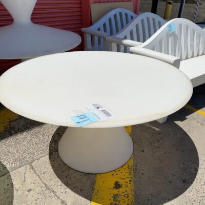 EX EVENT HIRE - LARGE WHITE ACRYLIC ROUND OUTDOOR TABLE, WITH GLASS TOP SUPPLIED, SOLD AS IS