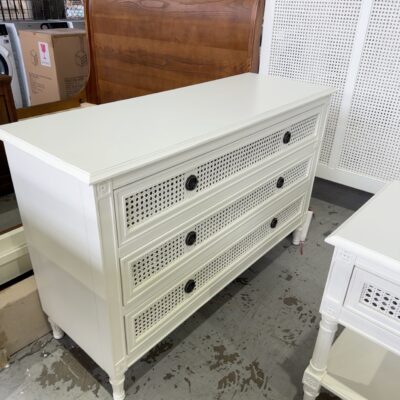 NEW WHITE RATTAN FRENCH PROVINCIAL DRESSING TABLE WITH MATCHING MIRROR, 3 DRAWERS, AU0740 & AU1021 NEW WHITE RATTAN FRENCH PROVINCIAL DRESSING TABLE WITH MATCHING MIRROR, 3 DRAWERS, AU0740 & AU1021