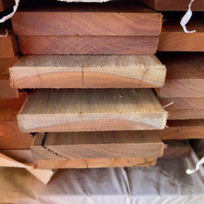 135X19 FEATURE GRADE SPOTTED GUM DECKING- (PACK CONSISTS OF RANDOM SHORT LENGTHS)