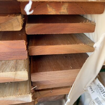 135X19 FEATURE GRADE SPOTTED GUM DECKING- (PACK CONSISTS OF RANDOM SHORT LENGTHS) 135X19 FEATURE GRADE SPOTTED GUM DECKING- (PACK CONSISTS OF RANDOM SHORT LENGTHS)