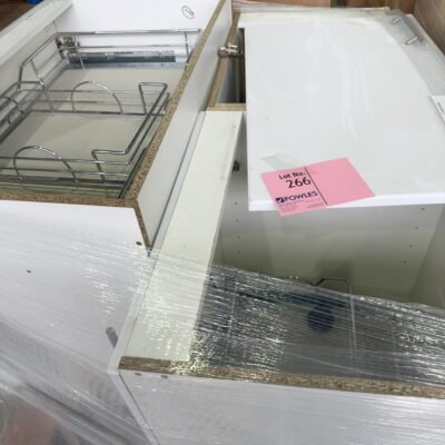 PALLET OF KABOODLE CABINETS 900/600/450MM WIDE, WITH RECTRACTABLE SHELVES MD10-22-001 PALLET OF KABOODLE CABINETS 900/600/450MM WIDE, WITH RECTRACTABLE SHELVES MD10-22-001