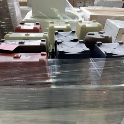 PALLET OF ASSORTED WATER SAVER PLANT POTS 680 & VARIOUS SQUARE POTS SOLD AS IS