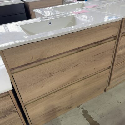 NEW AULIC MAX 900M VANITY, DRAWERS TIMBER LAMINATE WITH CRYSTAL WHITE CERAMIC TOP NEW AULIC MAX 900M VANITY, DRAWERS TIMBER LAMINATE WITH CRYSTAL WHITE CERAMIC TOP