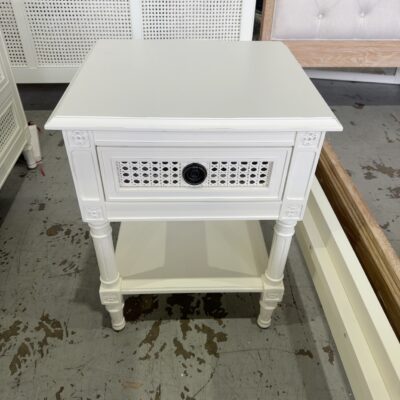 NEW WHITE RATTAN FRENCH PROVINCIAL BEDSIDE TABLE, SINGLE DRAWER, AU0739