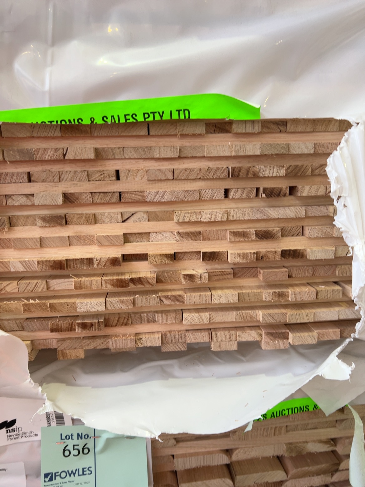 30X12 TAS OAK DAR SELECT KD HARDWOOD SHORTS 30X12 TAS OAK DAR SELECT KD HARDWOOD SHORTS