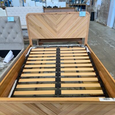 EX DISPLAY EVA QUEEN SIZE MESSMATE TIMBER GASLIFT BEDFRAME, HERRINGBONE CURVED DESIGN, SOLD AS IS **GASLIFT DOES NOT HAVE ALL PARTS, TO BE USED ONLY AS BEDFRAME** EX DISPLAY EVA QUEEN SIZE MESSMATE TIMBER GASLIFT BEDFRAME, HERRINGBONE CURVED DESIGN, SOLD AS IS **GASLIFT DOES NOT HAVE ALL PARTS, TO BE USED ONLY AS BEDFRAME**