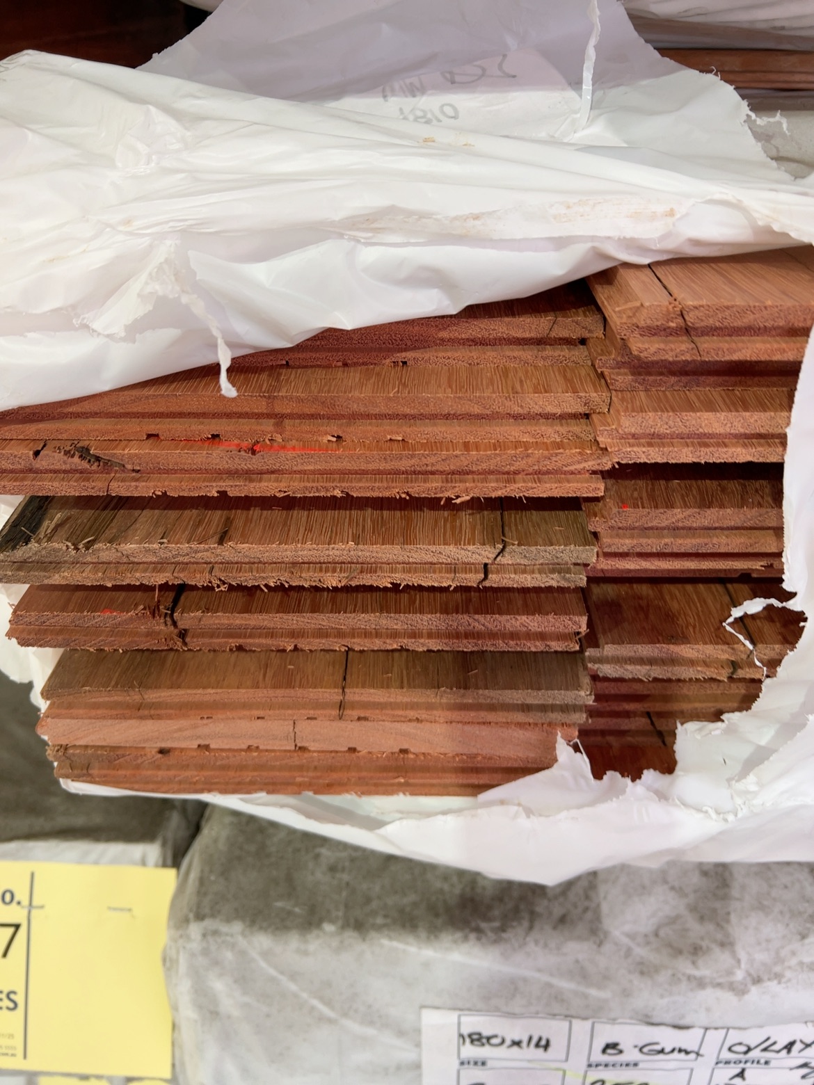 180X14 BLUE GUM COVER GRADE OVERLAY FLOORING 180X14 BLUE GUM COVER GRADE OVERLAY FLOORING