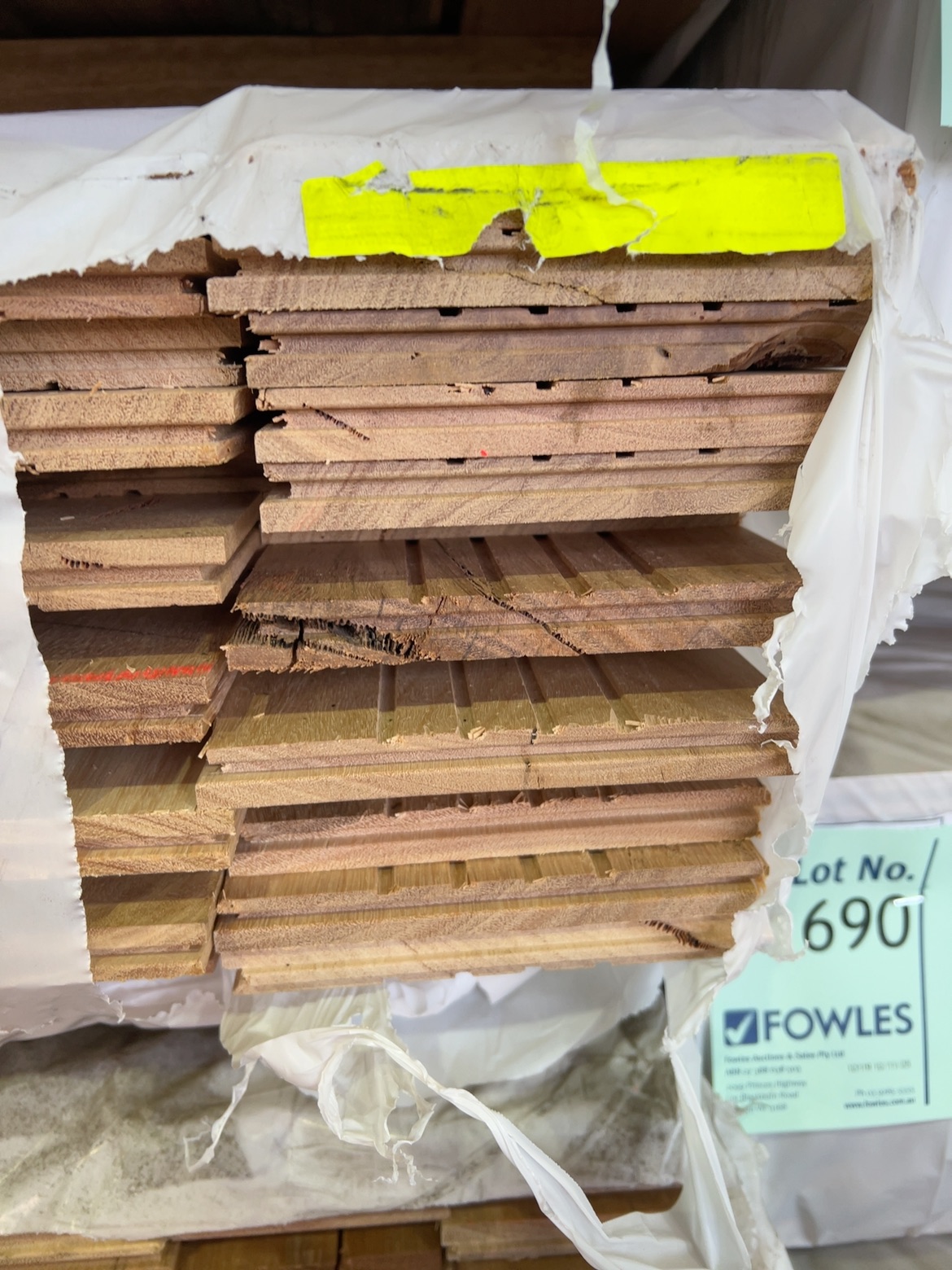 130X14 NEW ENGLAND BLACKBUTT COVER GRADE OVERLAY FLOORING 130X14 NEW ENGLAND BLACKBUTT COVER GRADE OVERLAY FLOORING