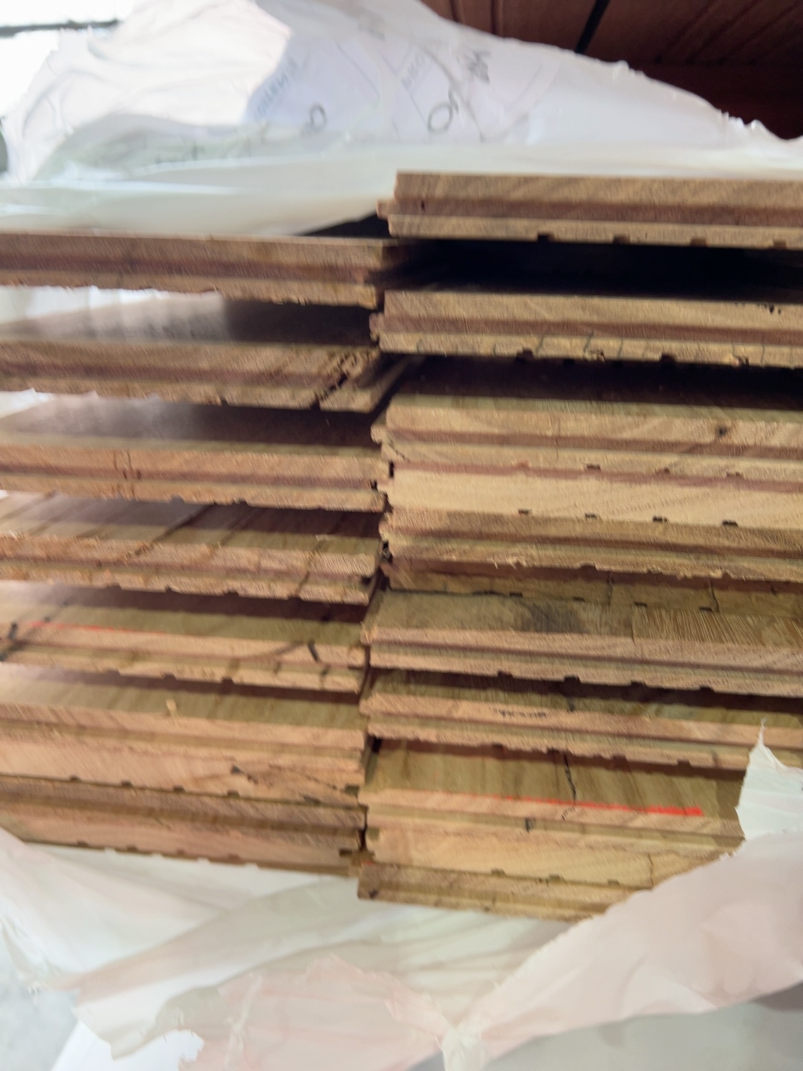 130X14 BLACKBUTT COVER GRADE OVERLAY FLOORING 130X14 BLACKBUTT COVER GRADE OVERLAY FLOORING