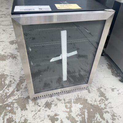 EX DISPLAY EURO SINGLE GLASS DOOR BEVERAGE FRIDGE, 600MM S/STEEL EA600BFSSR WITH 3 MONTH WARRANTY EX DISPLAY EURO SINGLE GLASS DOOR BEVERAGE FRIDGE, 600MM S/STEEL EA600BFSSR WITH 3 MONTH WARRANTY