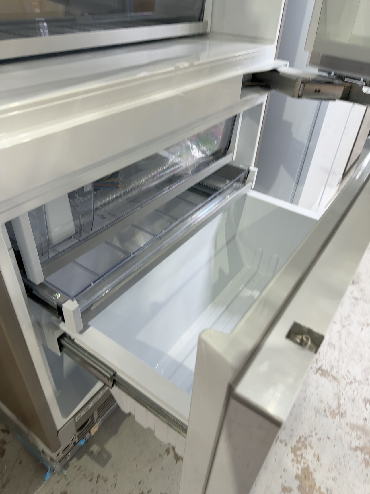 NEW FISHER & PAYKEL RS9120WRJI INTEGRATED FRIDGE FREEZER 477 LITRE, RIGHT HINGE, 2028MM HIGH X 906MM WIDE FLUSH FIT, FULLY ADJUSTABLE RRP$7999, 12 MONTH WARRANTY NEW FISHER & PAYKEL RS9120WRJI INTEGRATED FRIDGE FREEZER 477 LITRE, RIGHT HINGE, 2028MM HIGH X 906MM WIDE FLUSH FIT, FULLY ADJUSTABLE RRP$7999, 12 MONTH WARRANTY