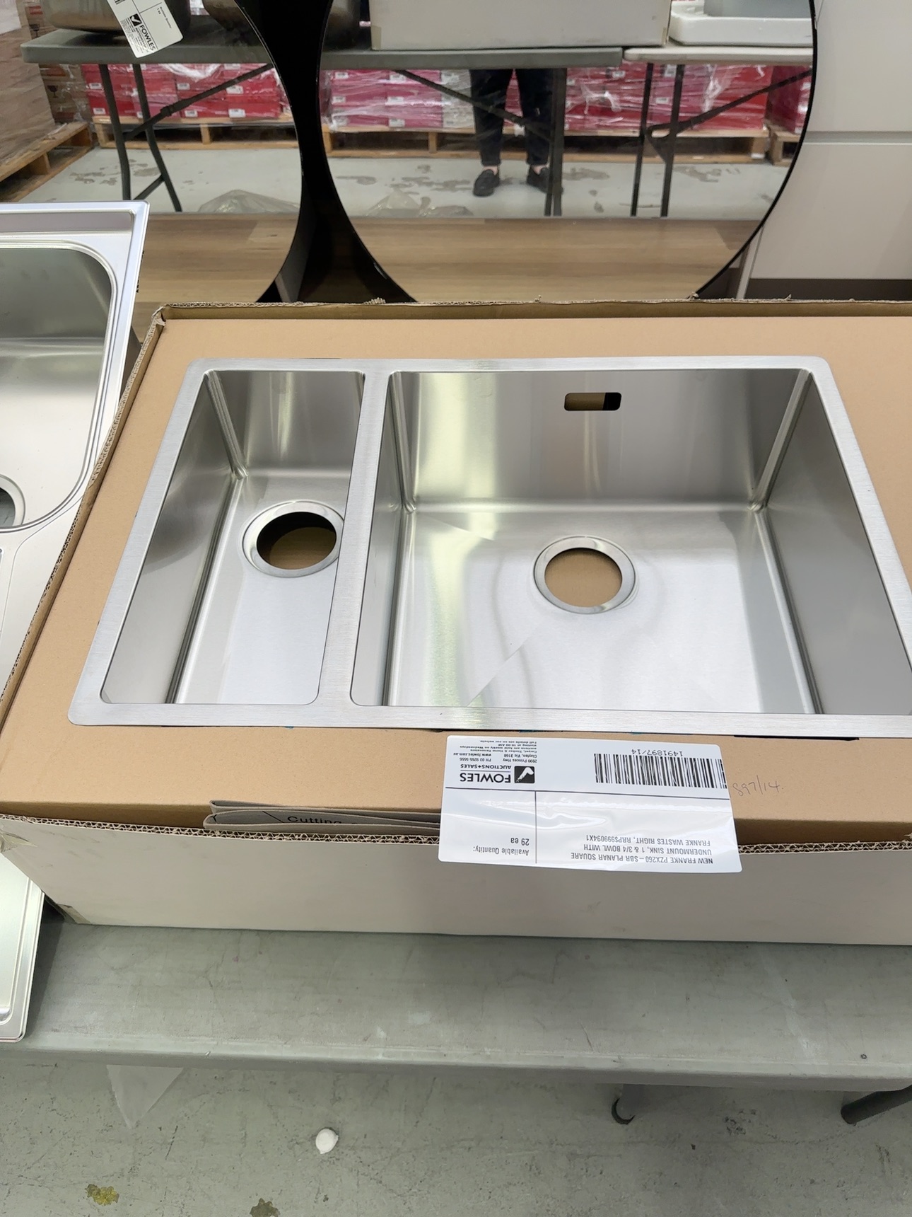 NEW FRANKE PZX260-SBR PLANAR SQUARE UNDERMOUNT SINK, 1 & 3/4 BOWL WITH FRANKE WASTES RIGHT, RRP$999 094X1 NEW FRANKE PZX260-SBR PLANAR SQUARE UNDERMOUNT SINK, 1 & 3/4 BOWL WITH FRANKE WASTES RIGHT, RRP$999 094X1