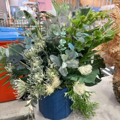 EX STAGING - FAUX FLOWER ARRANGEMENT, SOLD AS IS EX STAGING - FAUX FLOWER ARRANGEMENT, SOLD AS IS