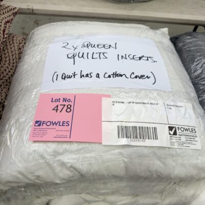 EX STAGING - LOT OF QUEEN QUILTS SOLD AS IS