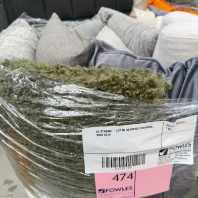 EX STAGING - LOT OF ASSORTED CUSHIONS, SOLD AS IS EX STAGING - LOT OF ASSORTED CUSHIONS, SOLD AS IS
